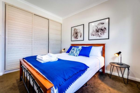 2 South Perth Family Gem Parking, stroll to river
